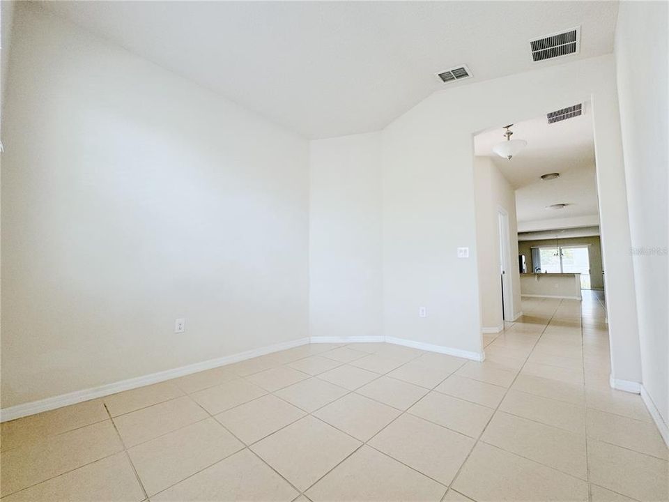 For Rent: $2,600 (3 beds, 2 baths, 1706 Square Feet)