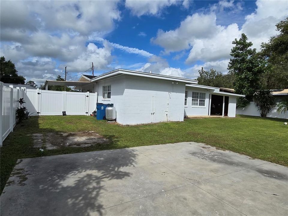 For Sale: $312,000 (3 beds, 2 baths, 1665 Square Feet)