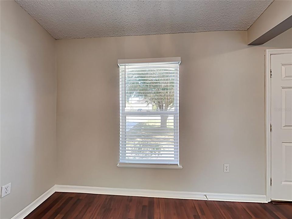 For Rent: $1,705 (3 beds, 2 baths, 1675 Square Feet)