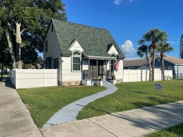 For Sale: $399,900 (3 beds, 2 baths, 1826 Square Feet)