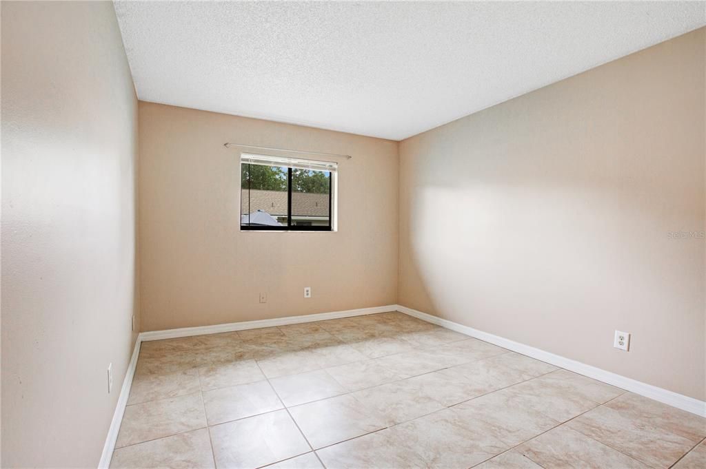 For Rent: $1,645 (3 beds, 2 baths, 1200 Square Feet)