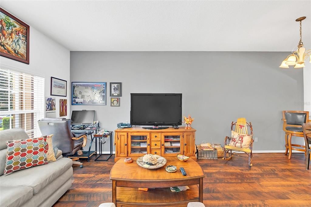 For Sale: $299,800 (2 beds, 2 baths, 1344 Square Feet)