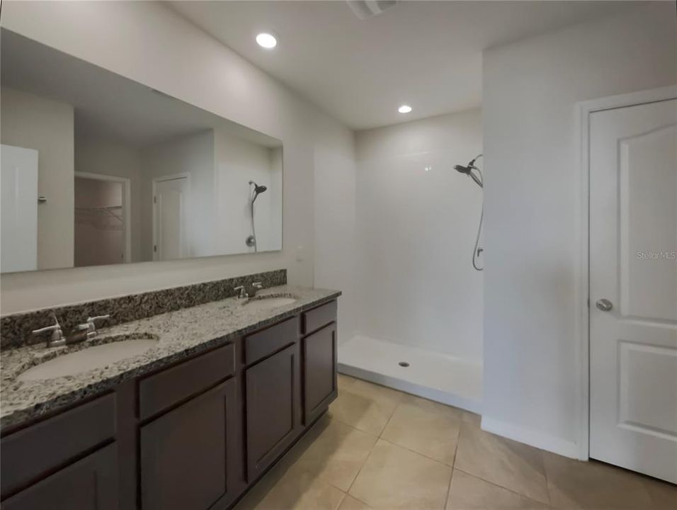 For Sale: $345,000 (4 beds, 2 baths, 1867 Square Feet)