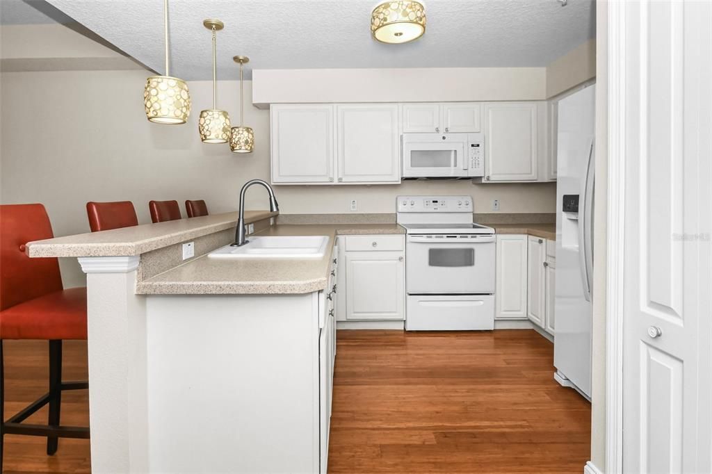 For Sale: $279,000 (2 beds, 2 baths, 1230 Square Feet)