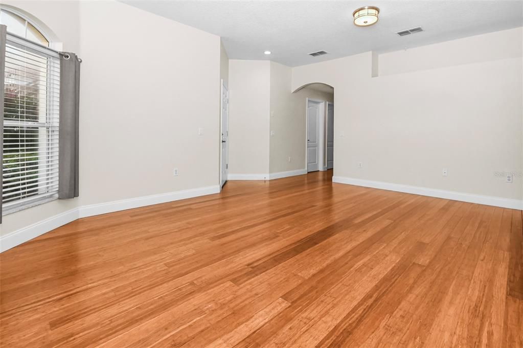 For Sale: $279,000 (2 beds, 2 baths, 1230 Square Feet)