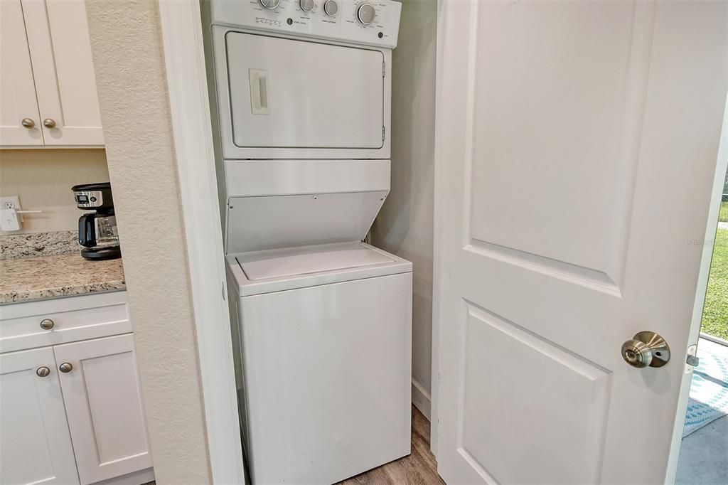 LAUNDRY CLOSET