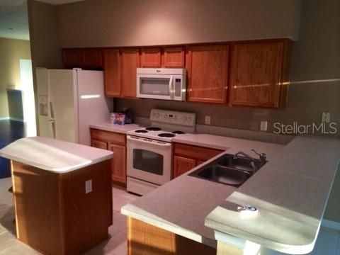 For Rent: $2,000 (4 beds, 2 baths, 2238 Square Feet)