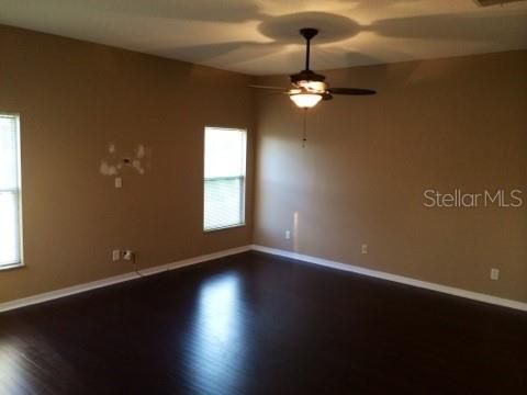 For Rent: $2,000 (4 beds, 2 baths, 2238 Square Feet)