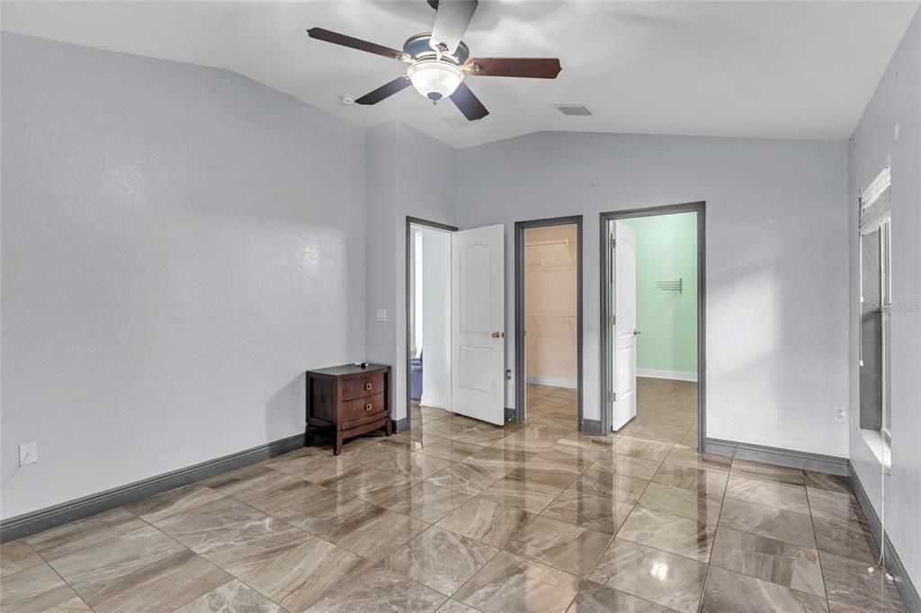 For Sale: $390,000 (4 beds, 2 baths, 1800 Square Feet)