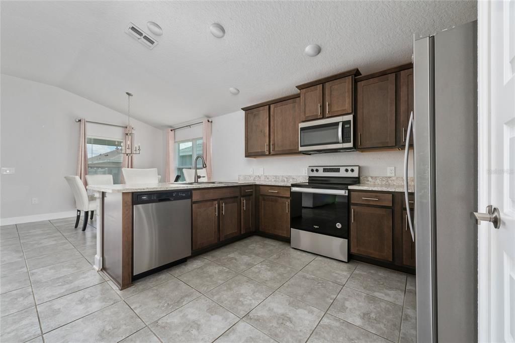 For Sale: $315,990 (3 beds, 2 baths, 1407 Square Feet)