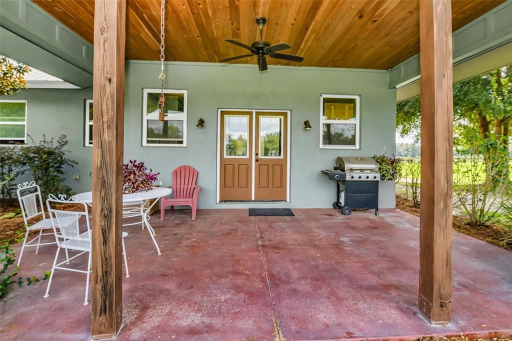 Open porch to BBQ and watch horses