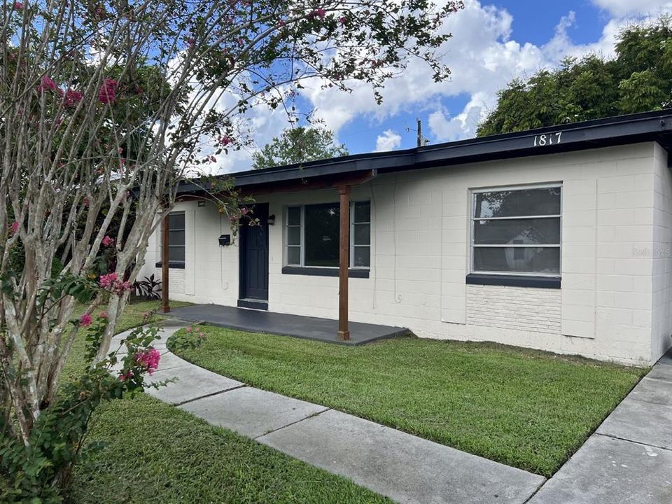 For Rent: $2,249 (3 beds, 2 baths, 1240 Square Feet)