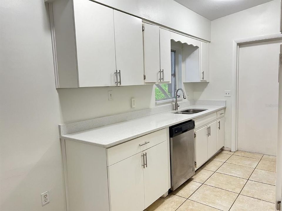 For Rent: $2,249 (3 beds, 2 baths, 1240 Square Feet)