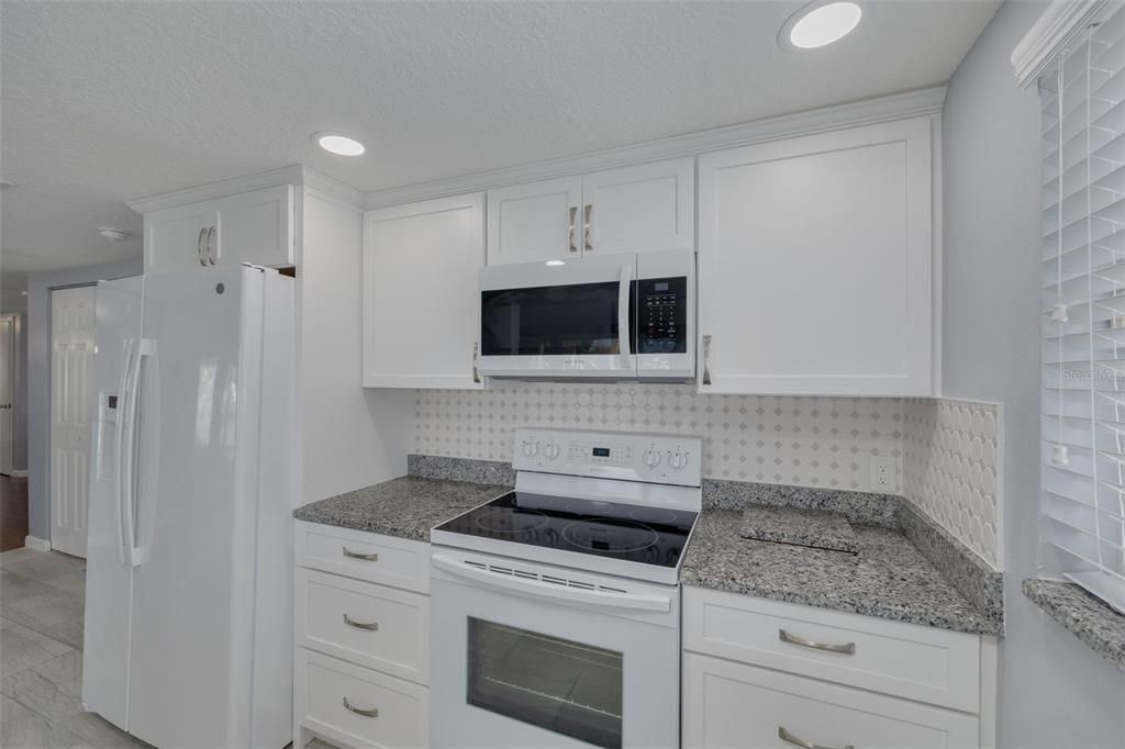 For Sale: $419,000 (2 beds, 2 baths, 1310 Square Feet)