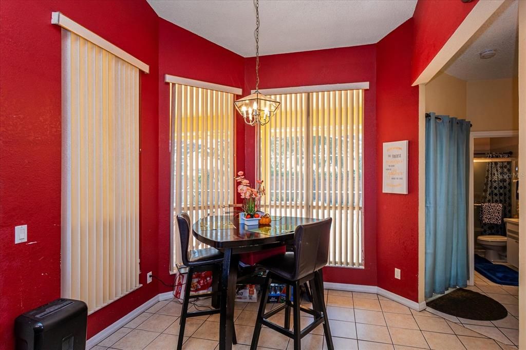 Dinette Area overlooking Pool and Spa.