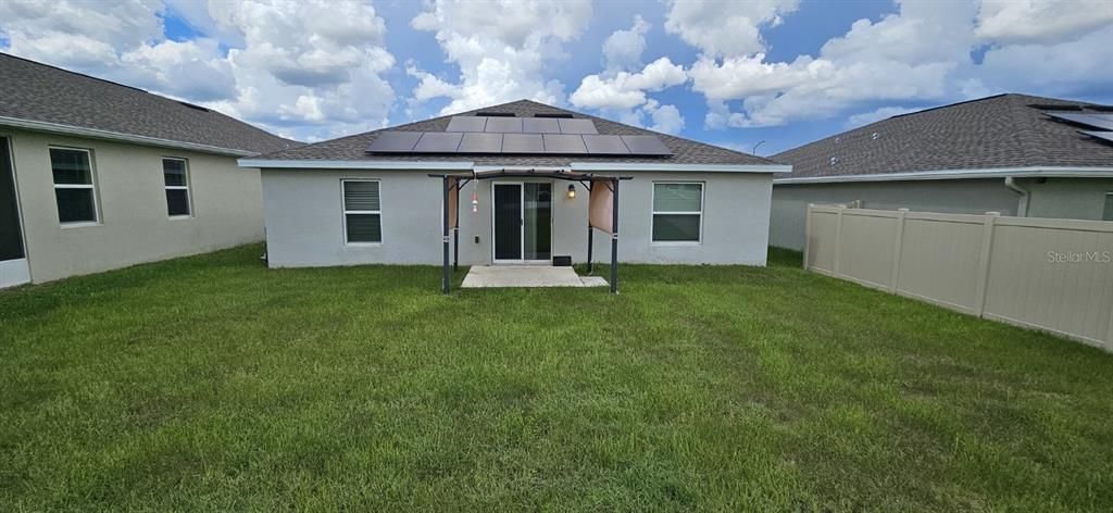 For Rent: $2,049 (3 beds, 2 baths, 1560 Square Feet)