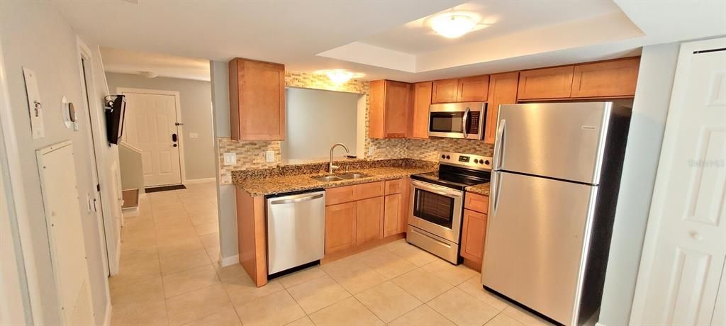 For Rent: $1,695 (2 beds, 2 baths, 960 Square Feet)