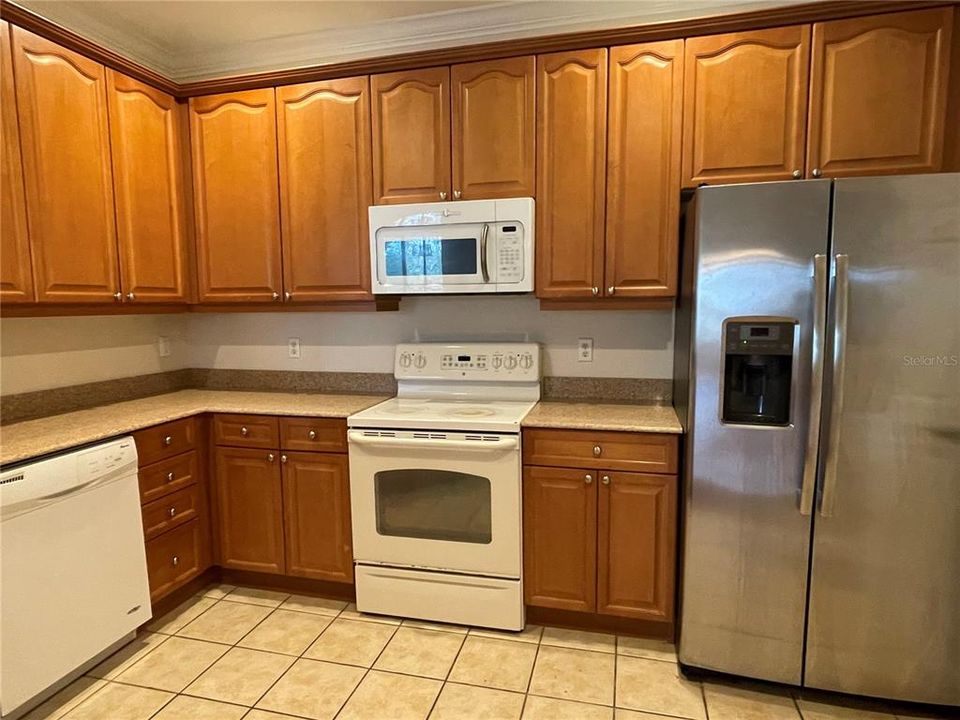 For Rent: $2,100 (3 beds, 2 baths, 1442 Square Feet)