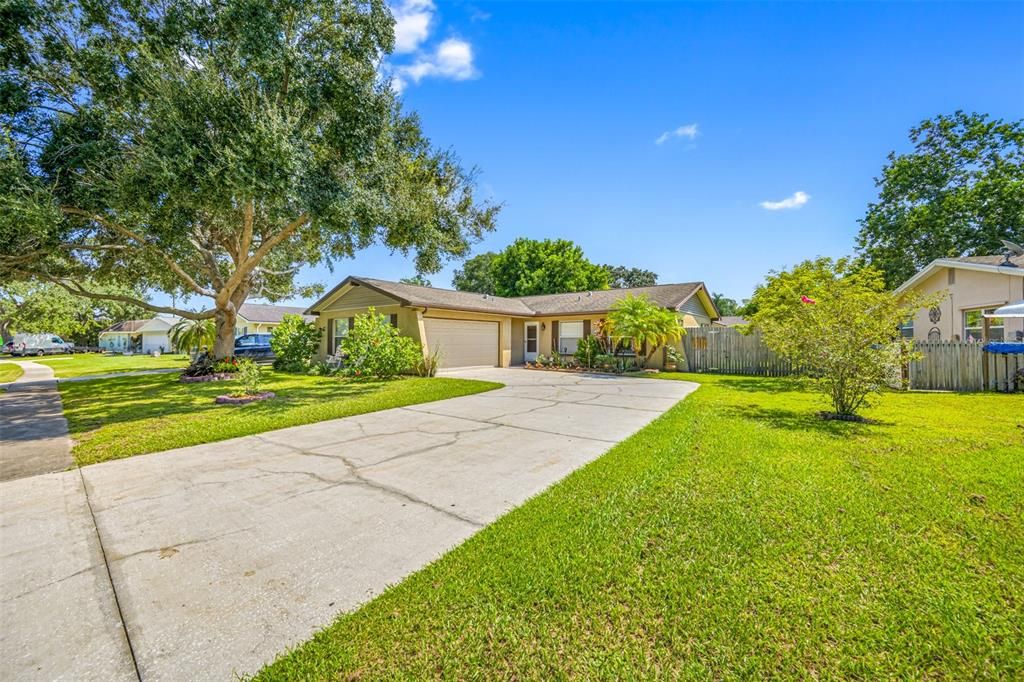 For Sale: $450,000 (3 beds, 2 baths, 1238 Square Feet)