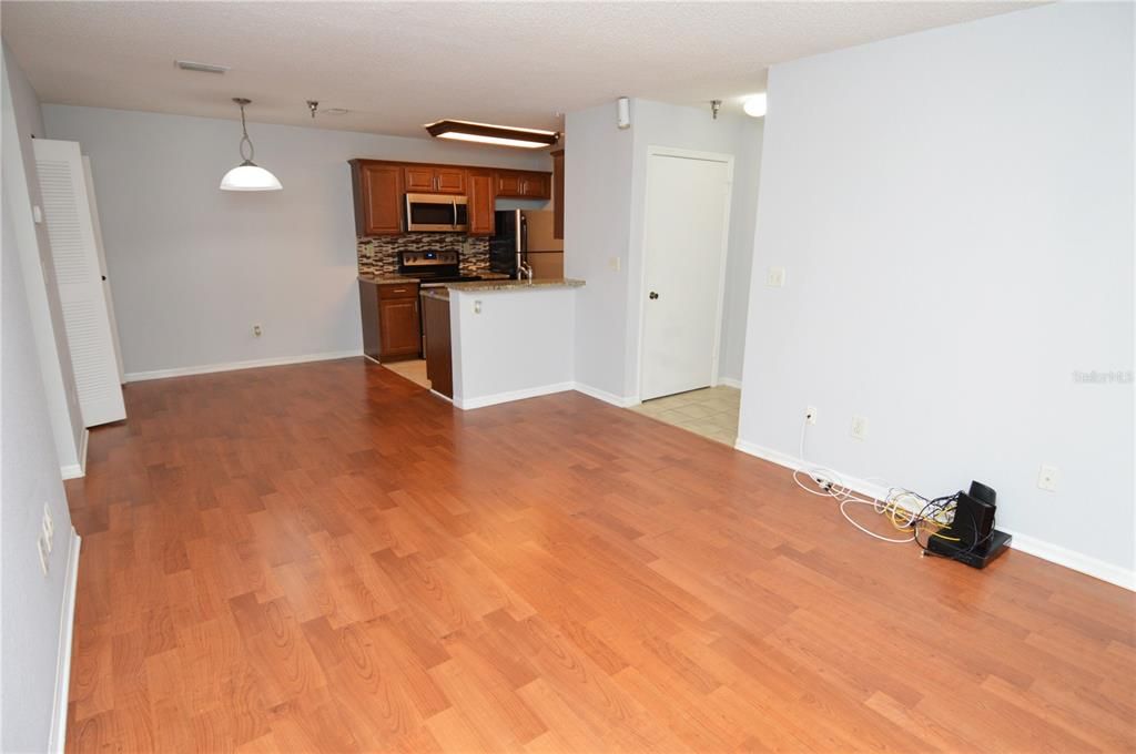 For Rent: $1,600 (1 beds, 1 baths, 742 Square Feet)