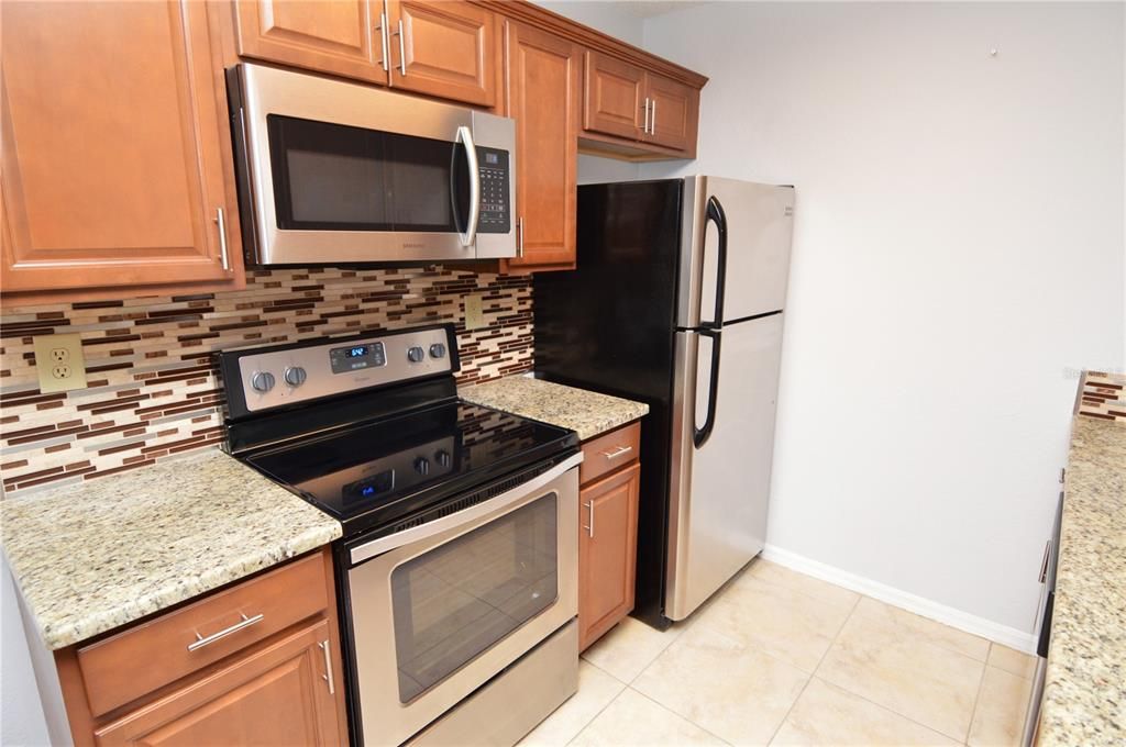 For Rent: $1,600 (1 beds, 1 baths, 742 Square Feet)