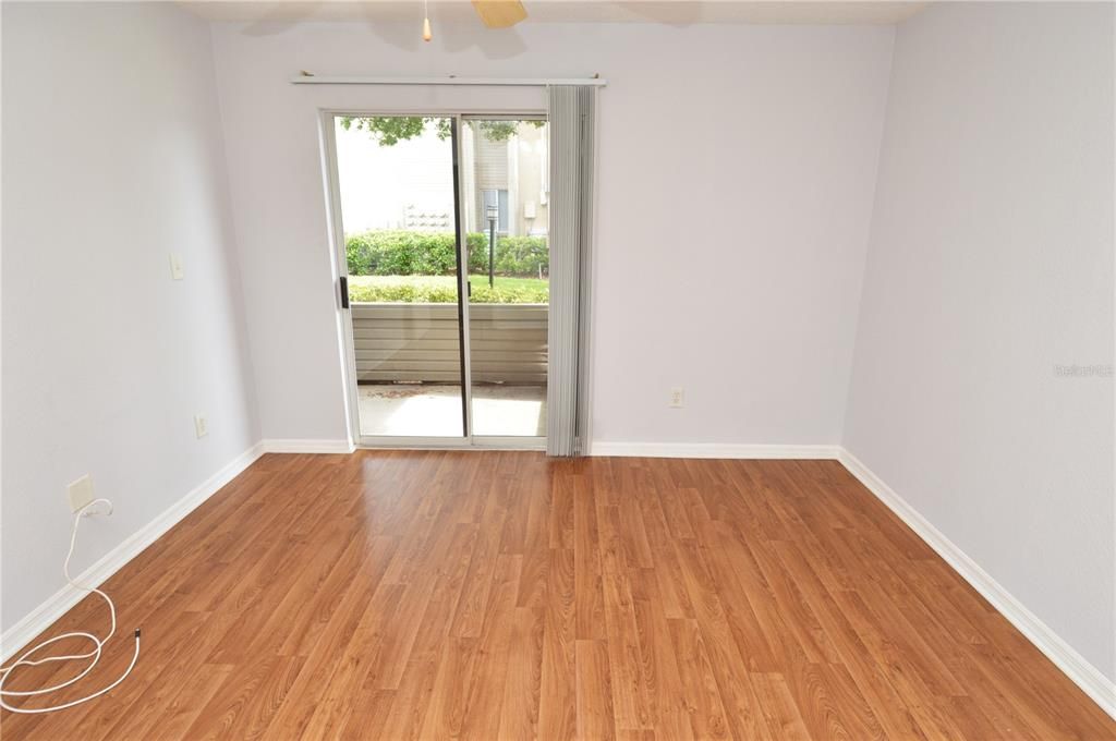 For Rent: $1,600 (1 beds, 1 baths, 742 Square Feet)