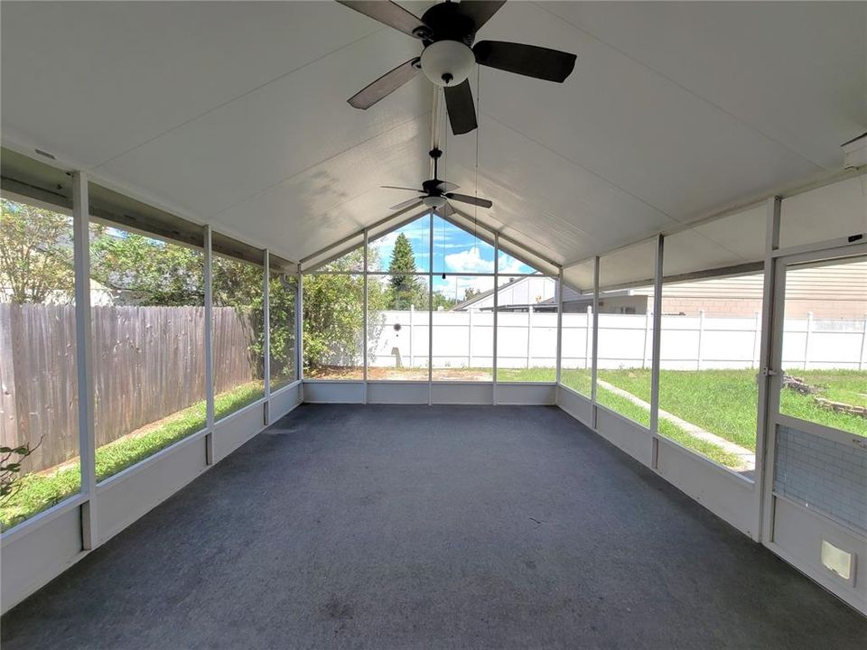 15x22 Covered Screened in Patio