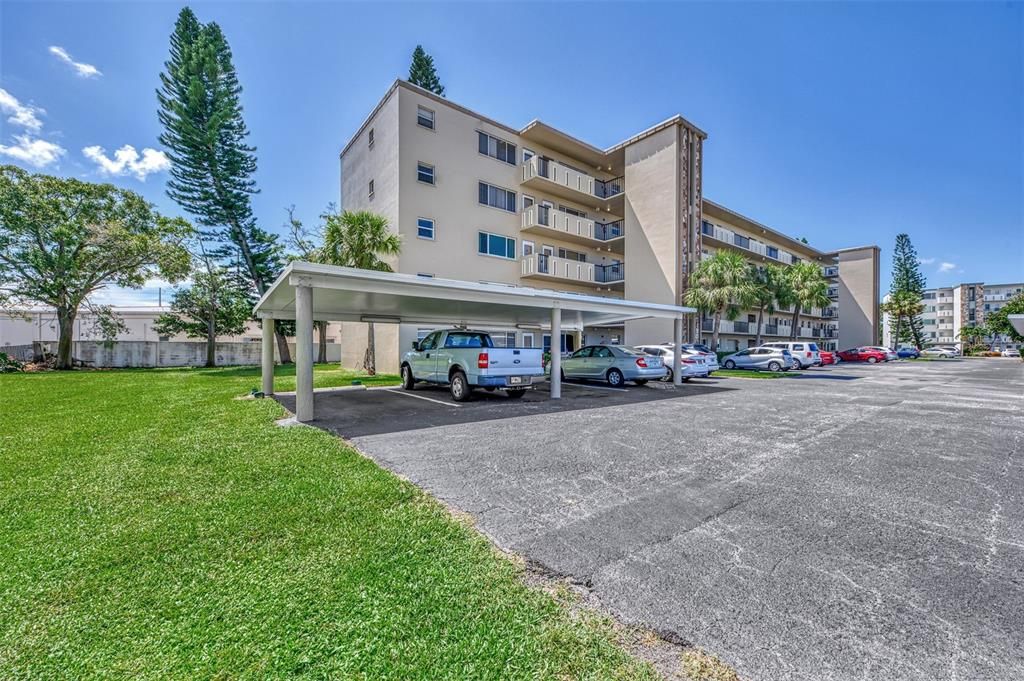 Active With Contract: $170,000 (2 beds, 2 baths, 840 Square Feet)