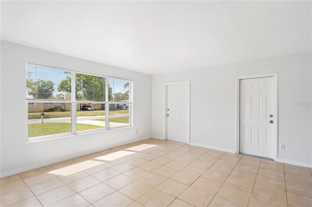 For Sale: $239,500 (3 beds, 2 baths, 1168 Square Feet)