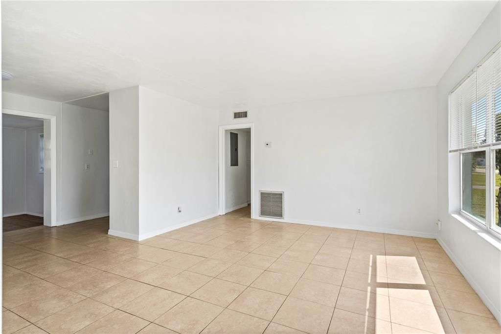 For Sale: $239,500 (3 beds, 2 baths, 1168 Square Feet)