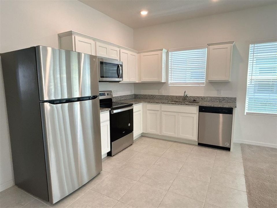 For Rent: $2,300 (3 beds, 2 baths, 1438 Square Feet)