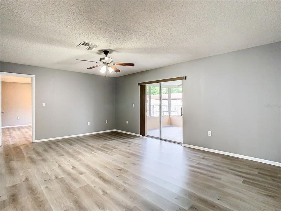 For Sale: $289,900 (3 beds, 2 baths, 1436 Square Feet)