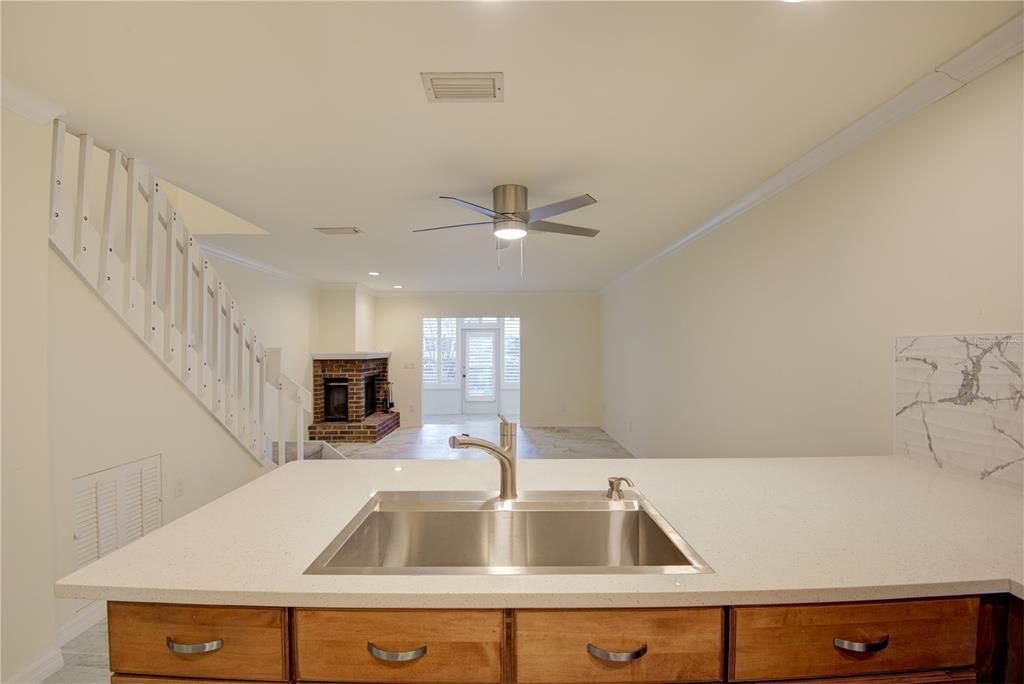 For Sale: $299,250 (2 beds, 2 baths, 1236 Square Feet)