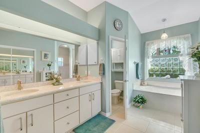 Active With Contract: $785,000 (3 beds, 2 baths, 2176 Square Feet)