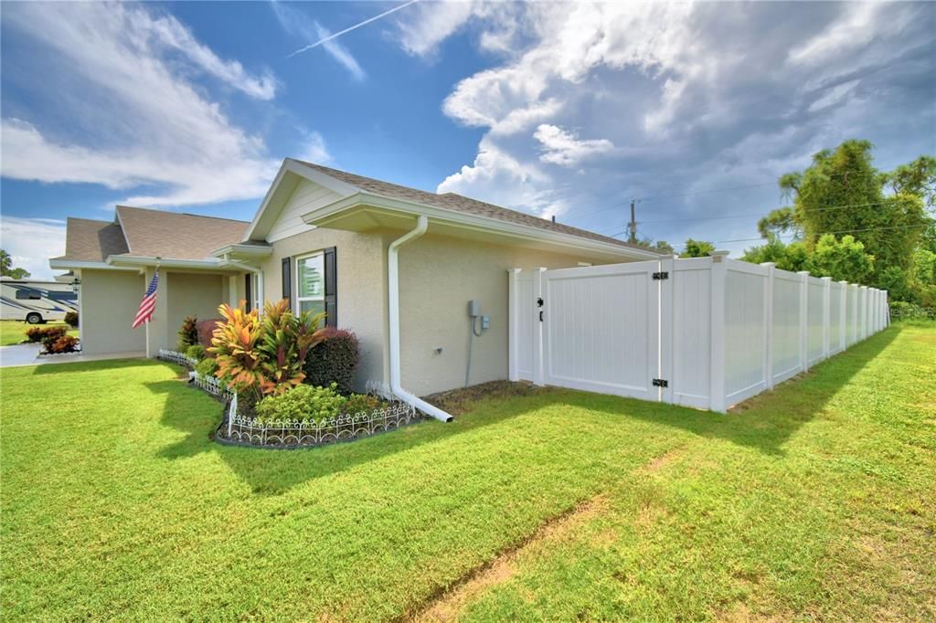 For Sale: $309,900 (3 beds, 2 baths, 1548 Square Feet)