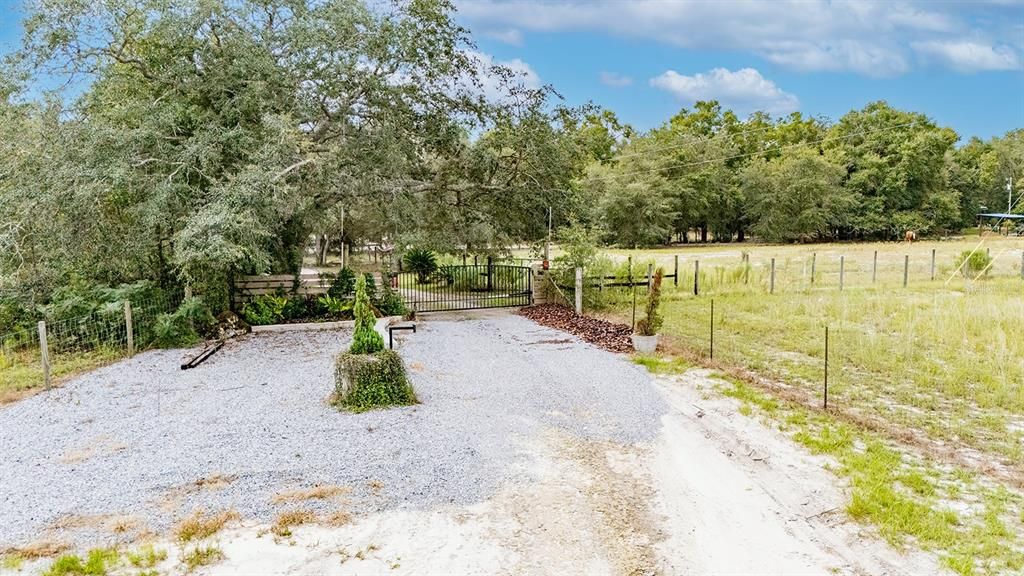 For Sale: $395,000 (3 beds, 2 baths, 1660 Square Feet)