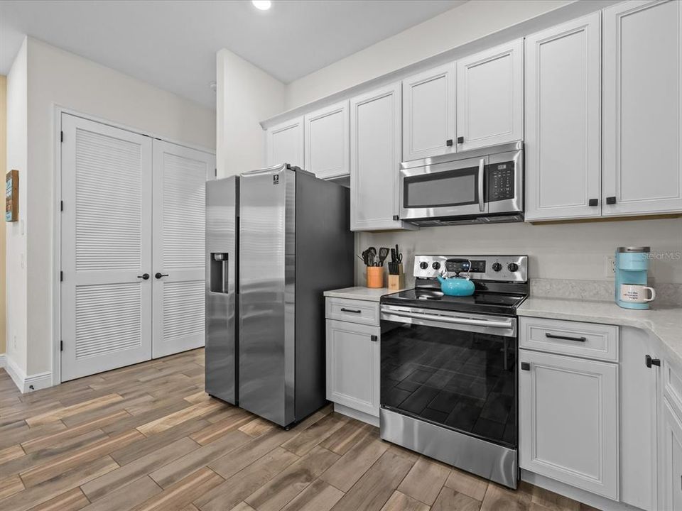 For Sale: $549,000 (2 beds, 2 baths, 1188 Square Feet)