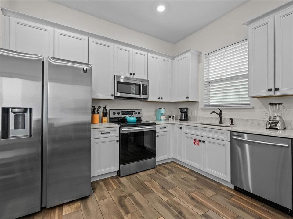 For Sale: $549,000 (2 beds, 2 baths, 1188 Square Feet)