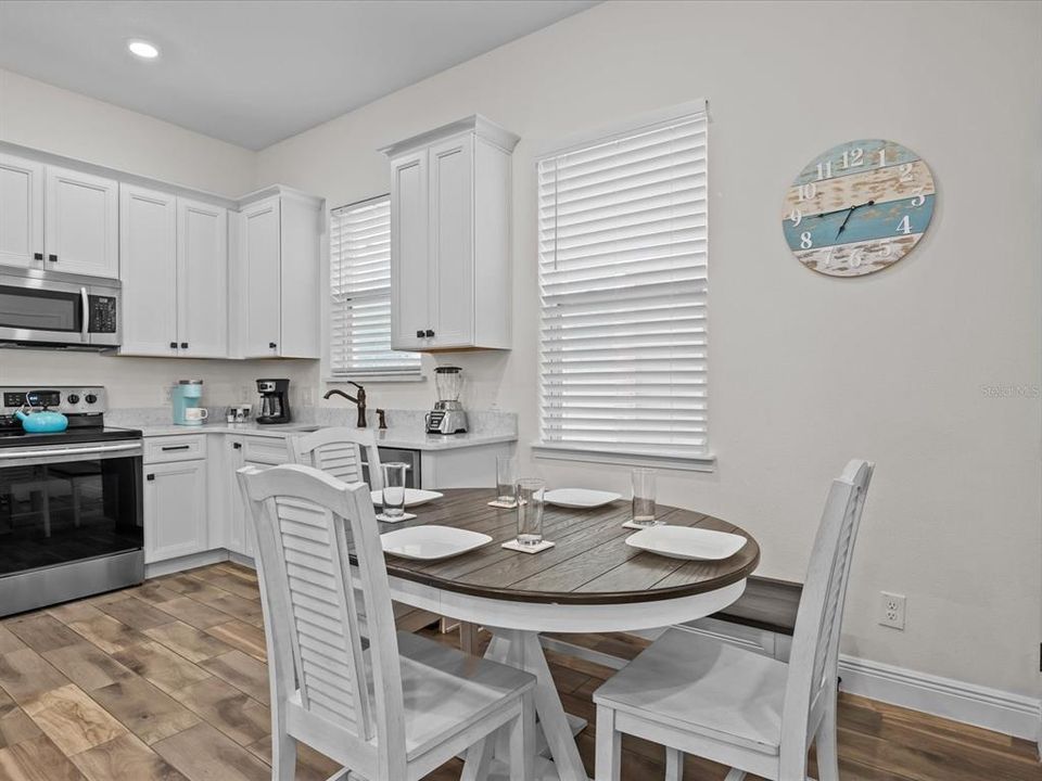 For Sale: $549,000 (2 beds, 2 baths, 1188 Square Feet)