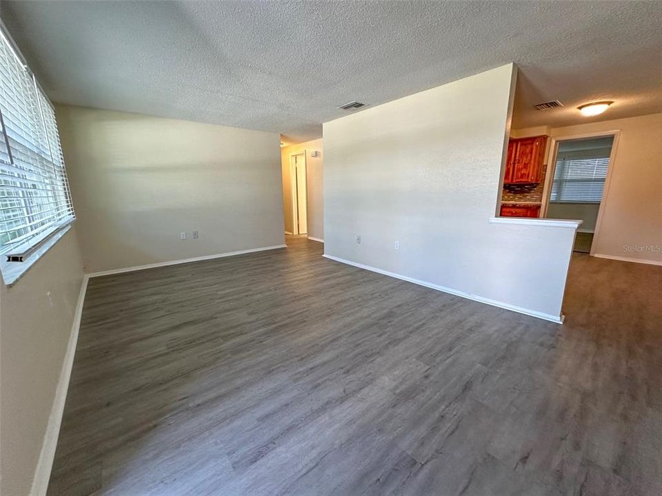 For Sale: $261,800 (2 beds, 2 baths, 1182 Square Feet)