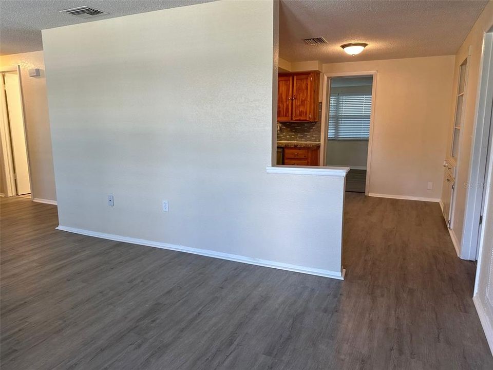 For Sale: $261,800 (2 beds, 2 baths, 1182 Square Feet)