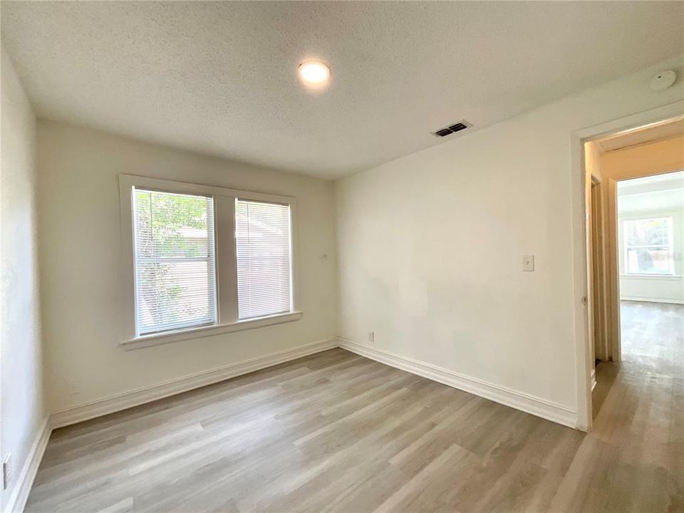 For Sale: $314,000 (3 beds, 1 baths, 1088 Square Feet)