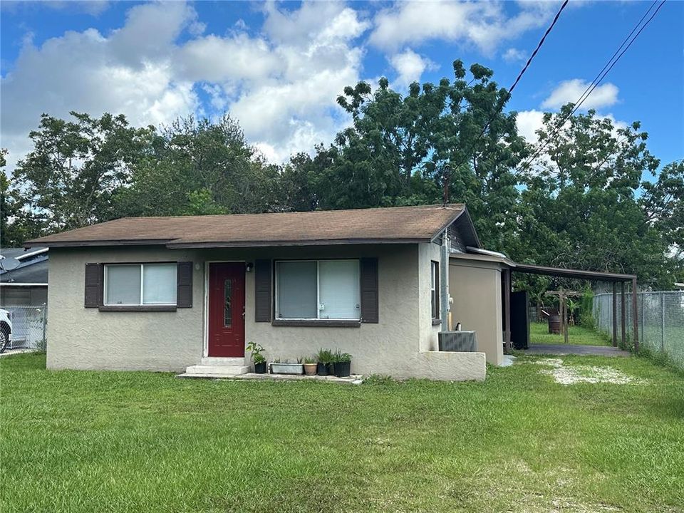 Front View Fully Fenced yard