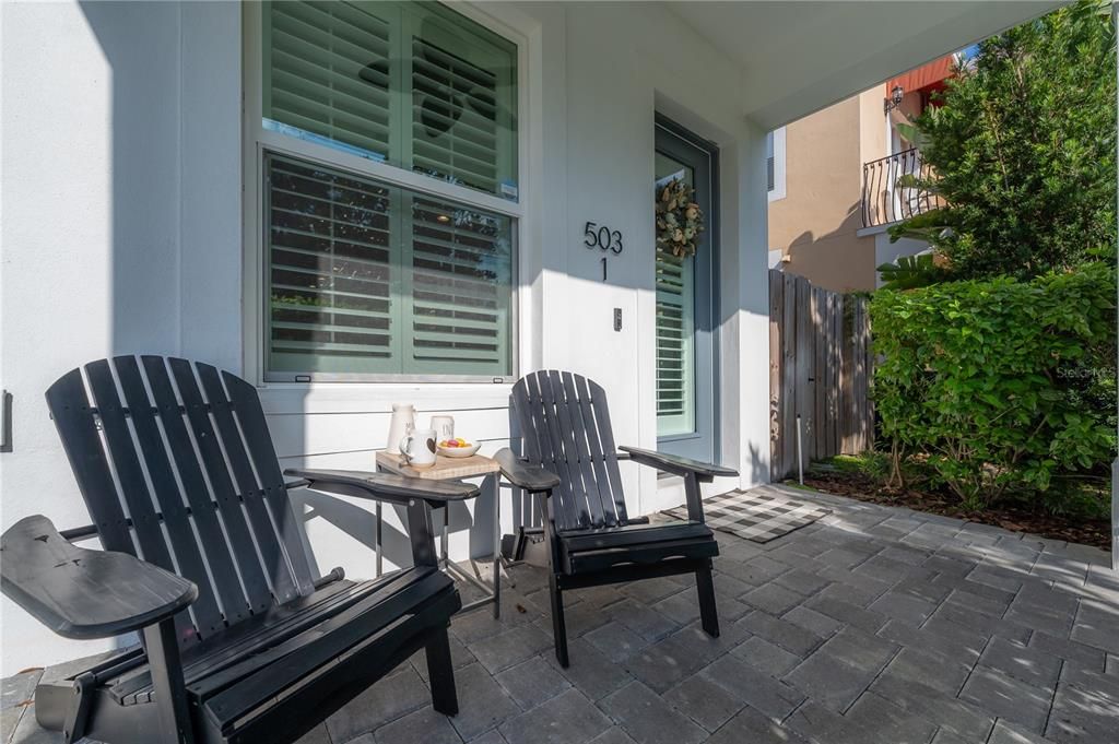 Active With Contract: $800,000 (3 beds, 2 baths, 2000 Square Feet)