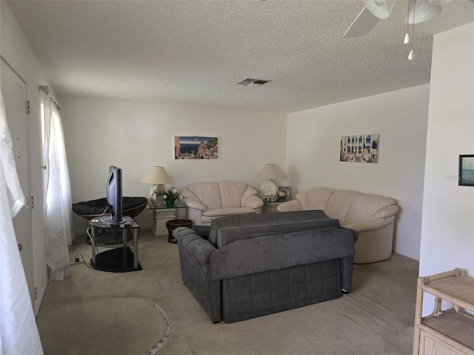 For Sale: $305,000 (2 beds, 2 baths, 1440 Square Feet)