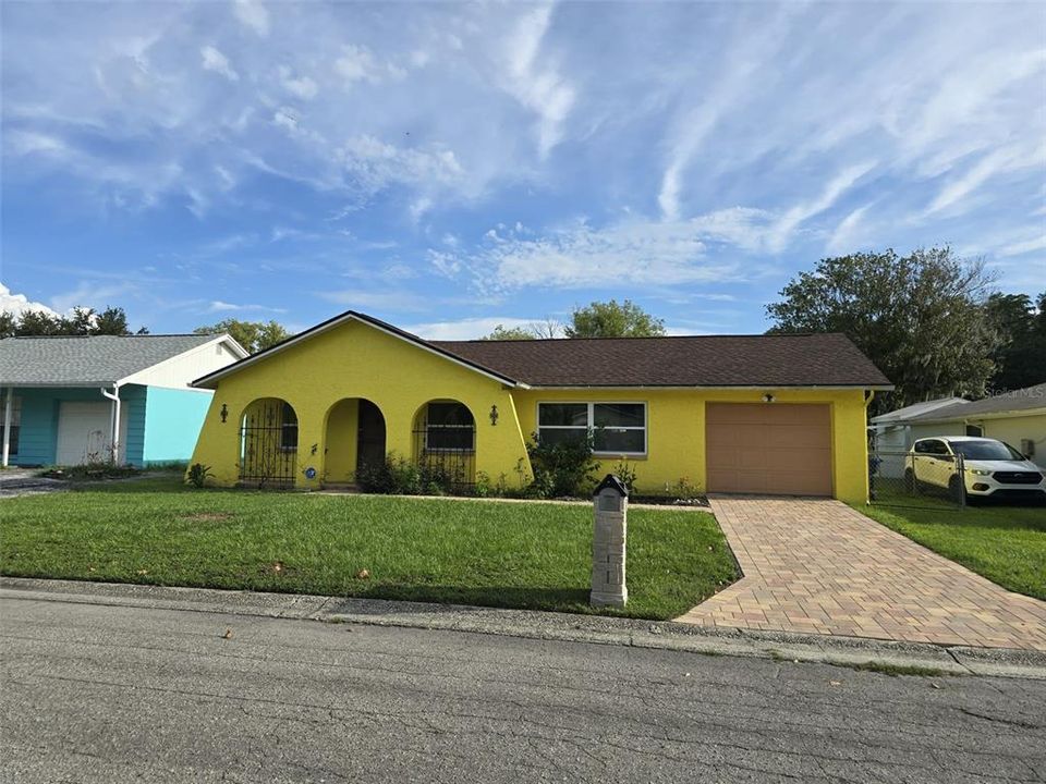 For Sale: $305,000 (2 beds, 2 baths, 1440 Square Feet)