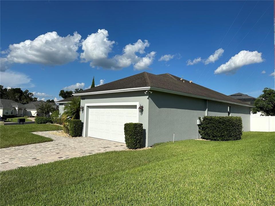 For Sale: $449,000 (4 beds, 2 baths, 2203 Square Feet)