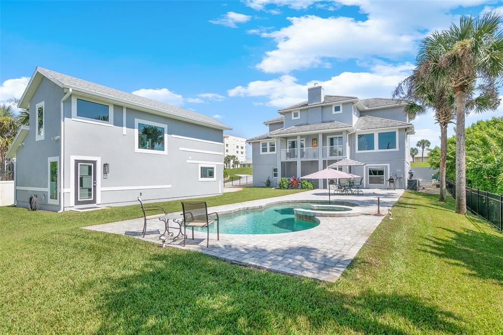 For Sale: $1,995,000 (5 beds, 4 baths, 4550 Square Feet)