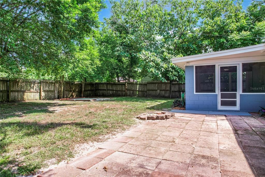 For Sale: $289,900 (3 beds, 1 baths, 969 Square Feet)