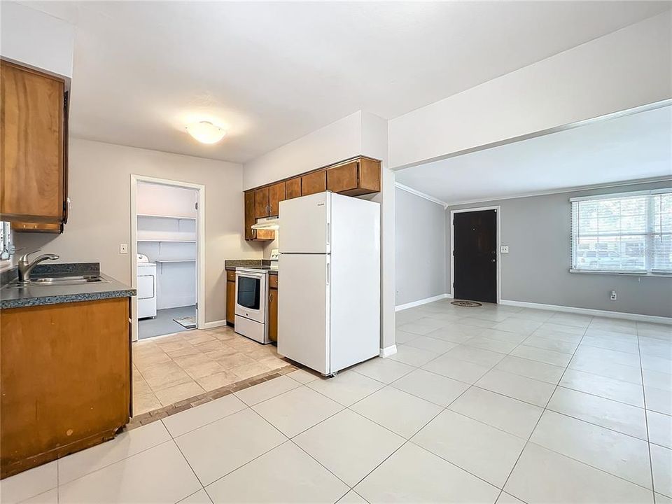 For Sale: $289,900 (3 beds, 1 baths, 969 Square Feet)